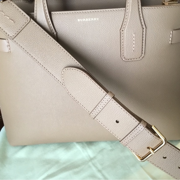 Burberry Medium Banner Bag in Camel - NWOT Authentic - Picture 7 of 11